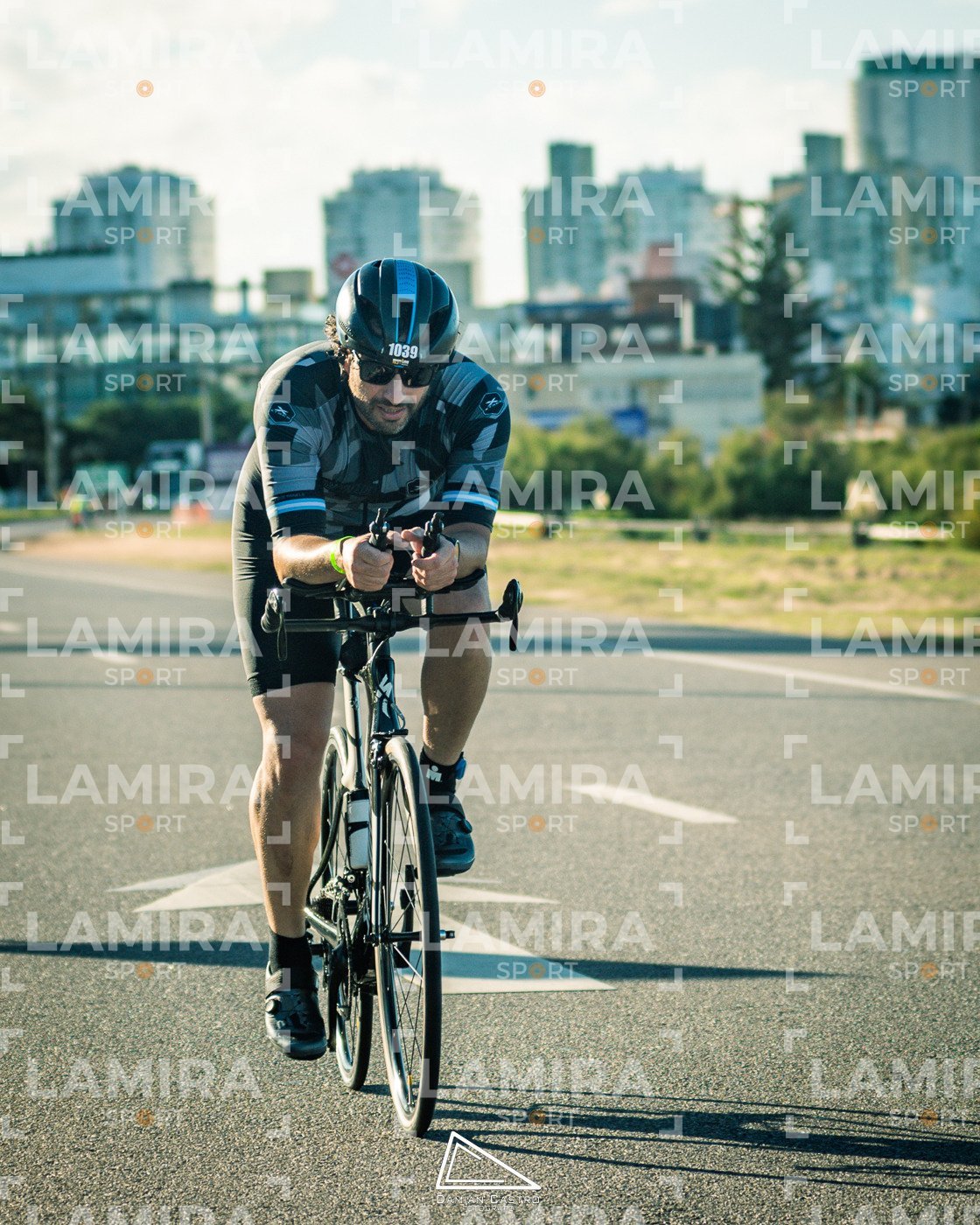 IRONMAN 70.3 - Dorsal 1039