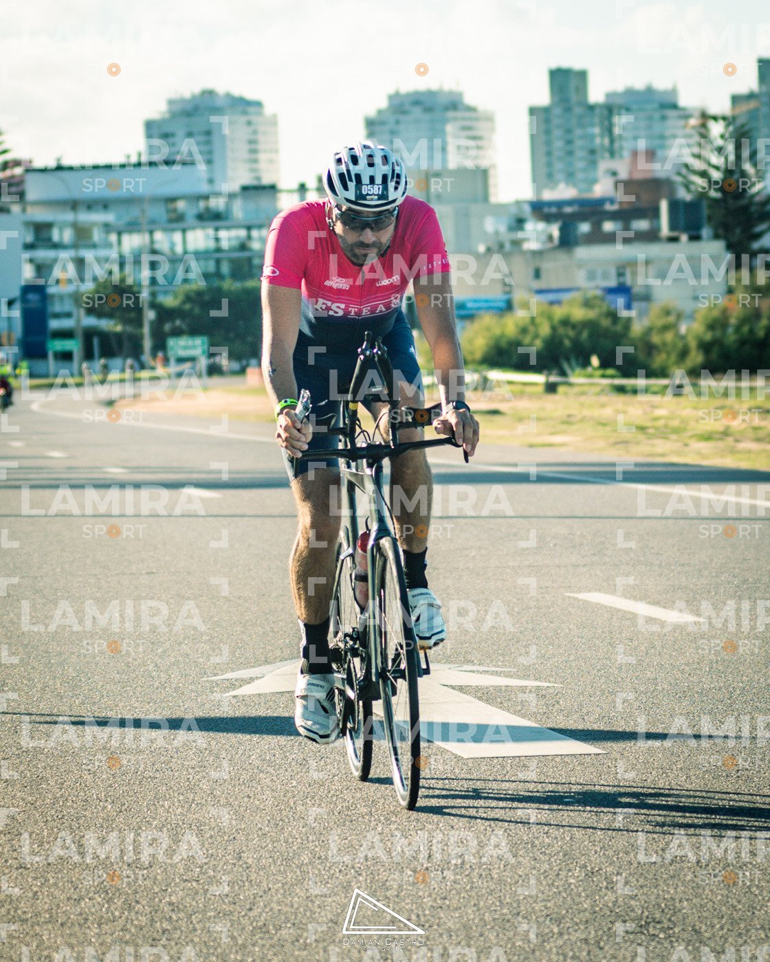 IRONMAN 70.3 - Dorsal 0587