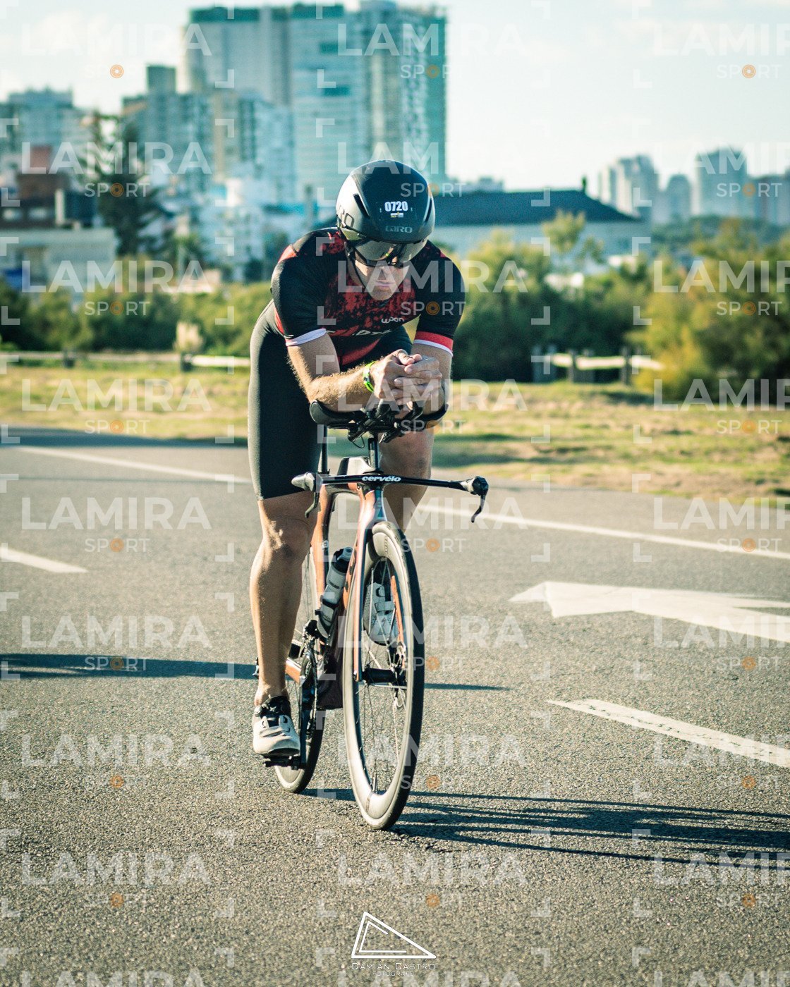 IRONMAN 70.3 - Dorsal 0720