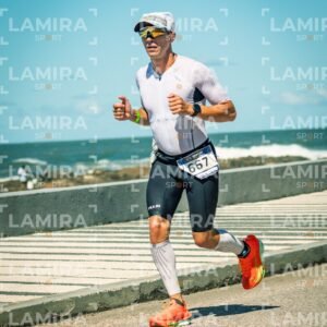 IRONMAN 70.3 - Dorsal 667